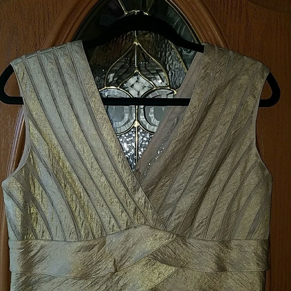 Eliza J Shimmery Fold ruffle dress Sz 12P NWOT - Picture 2 of 5